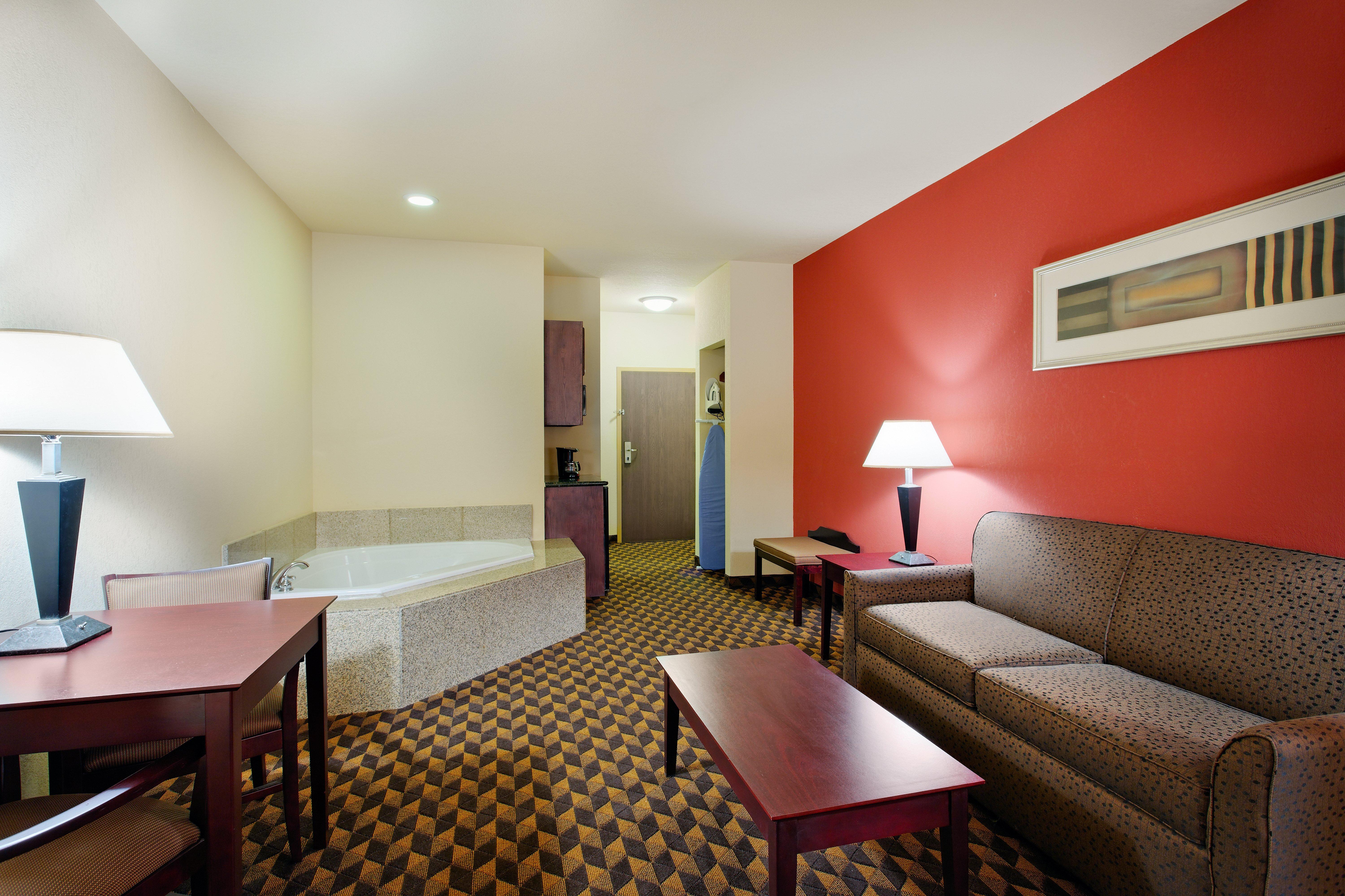 Holiday Inn Express & Suites Malvern By Ihg Eksteriør billede